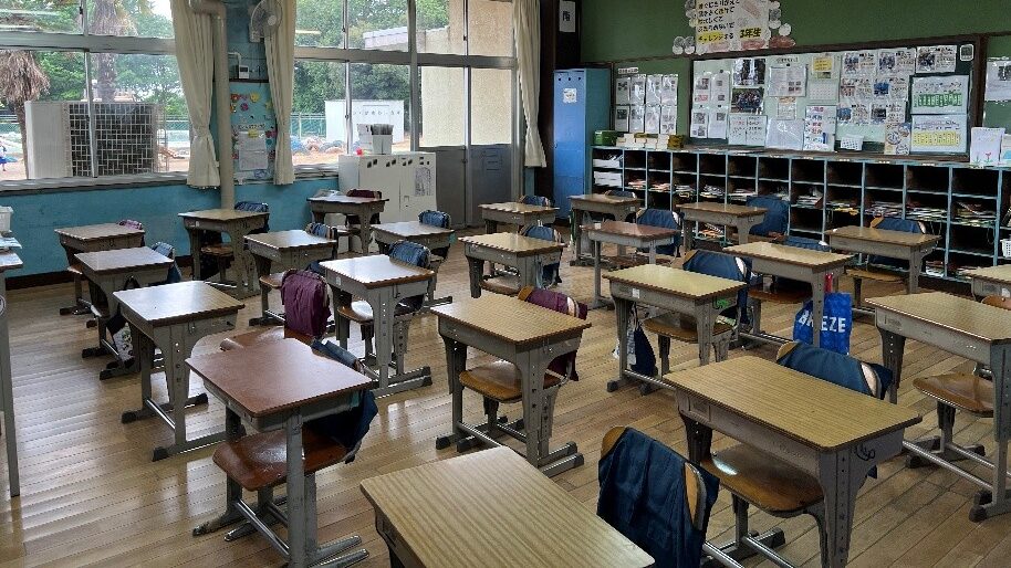 真瀬小学校_改修前普通教室